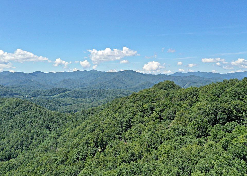 2nd image of Black Mountain Rd