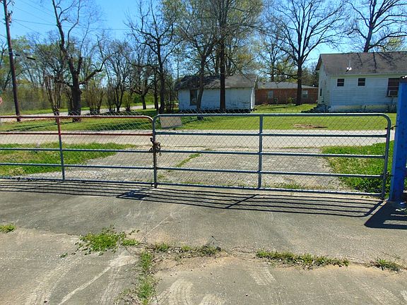 5th image of 601 N Neil Pickett Dr