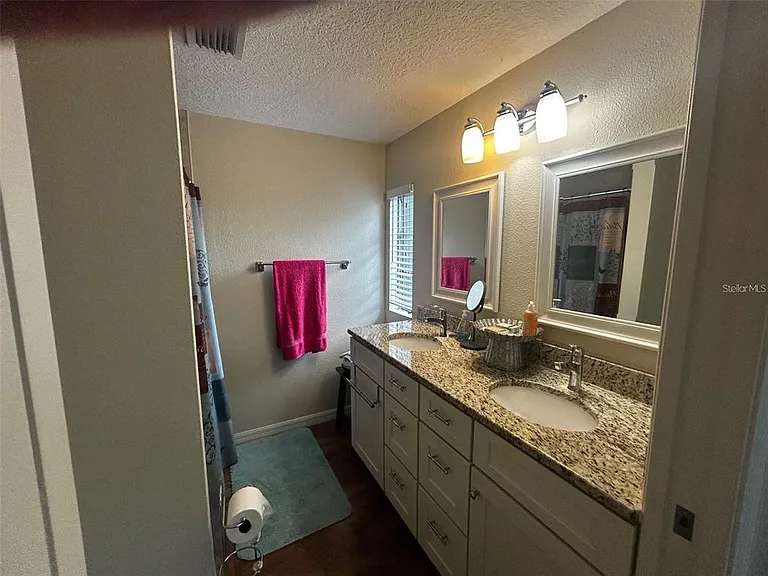 5742 Camelot Dr N — Photo 6