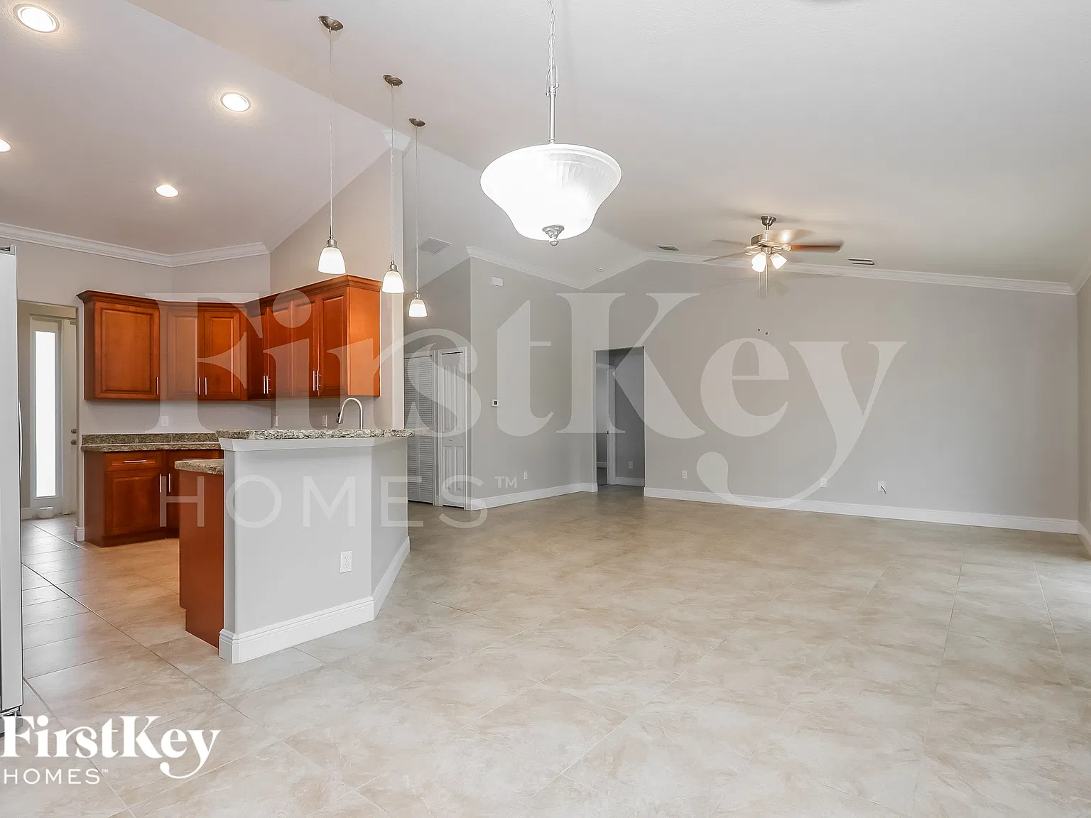 4 bed, 2.0 bath, 1900 sqft, $3,000 — Photo 4