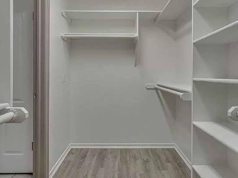 3829 Ives Way — Photo 2