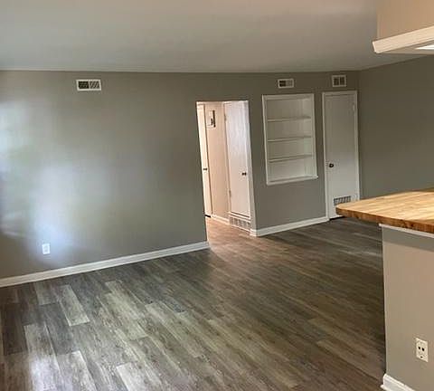 5th image of 3694 Warrensville Center Rd #29-04