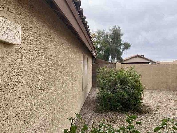 3rd image of 833 E Pima Ave
