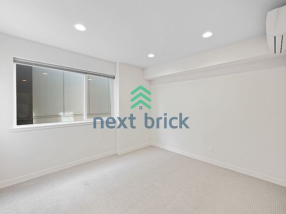 3rd image of 3104C SW Avalon Way #3104