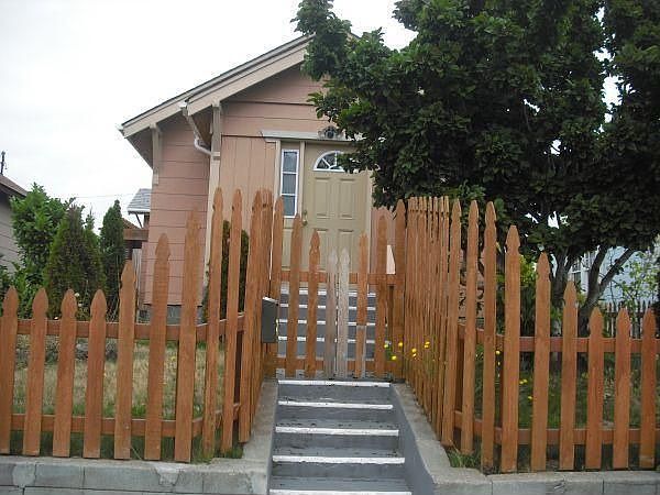 818 Front