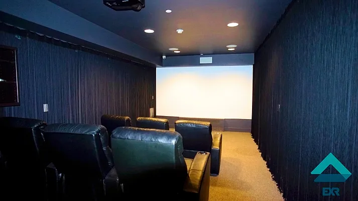 Rented by EXR | media 48