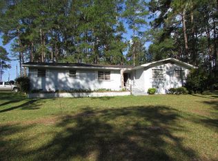 367 N Washington St, Lyons, GA 30436