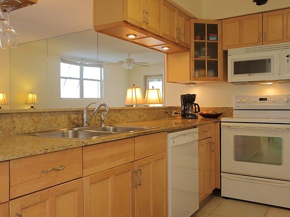 4th image of 3930 S. Roosevelt Blvd. #W106