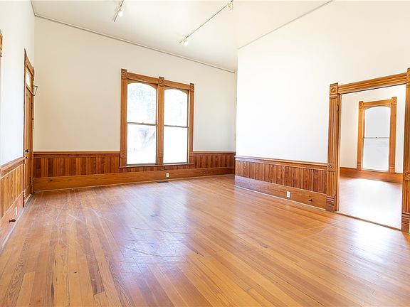 5th image of 1215 E Washington Ave