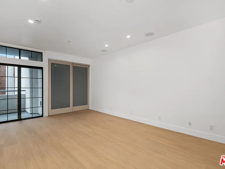 200 N Swall Dr #9 — Photo 24