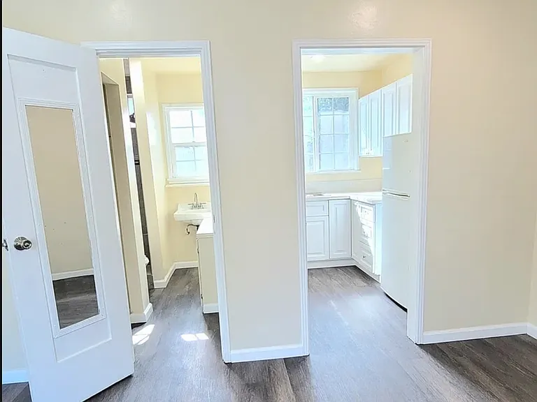 8130 Seville Ave — Photo 2