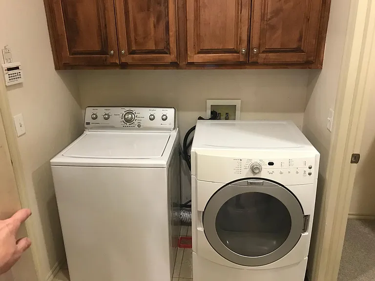 635 Sisken Ct — Photo 9