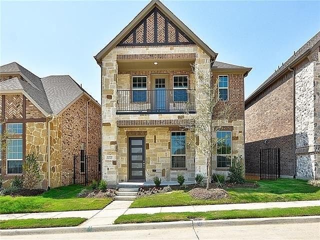 1st image of 1372 Elaine Dr