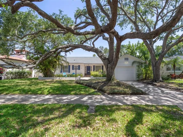 126 Catalan Blvd NE, Saint Petersburg, FL 33704