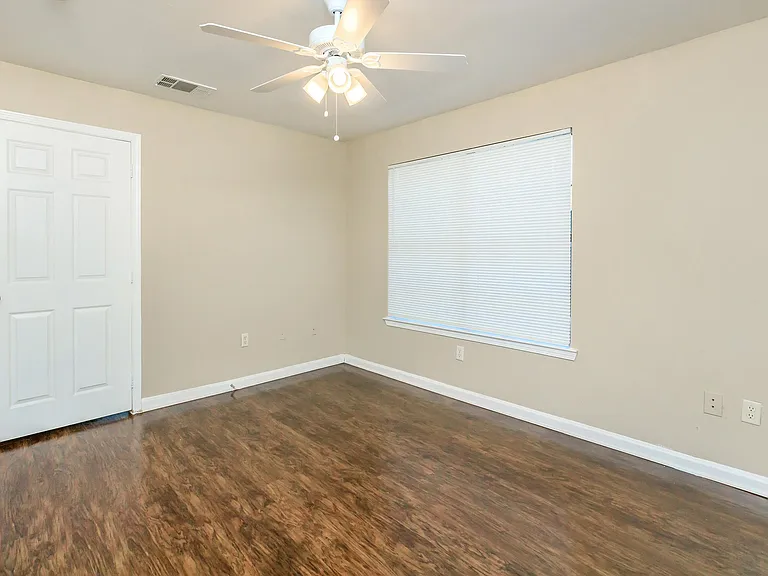 Spring Oaks Apartments — Photo 7