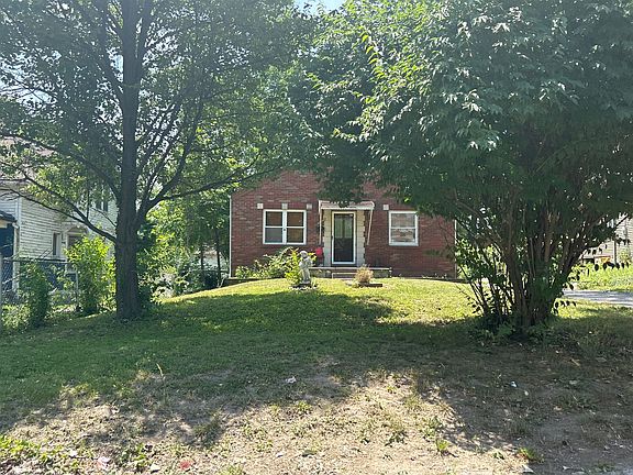 2nd image of 2652 Terrace Ln