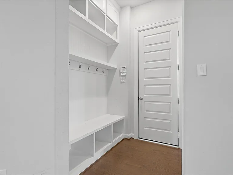 1303 Gardenia Dr — Photo 28