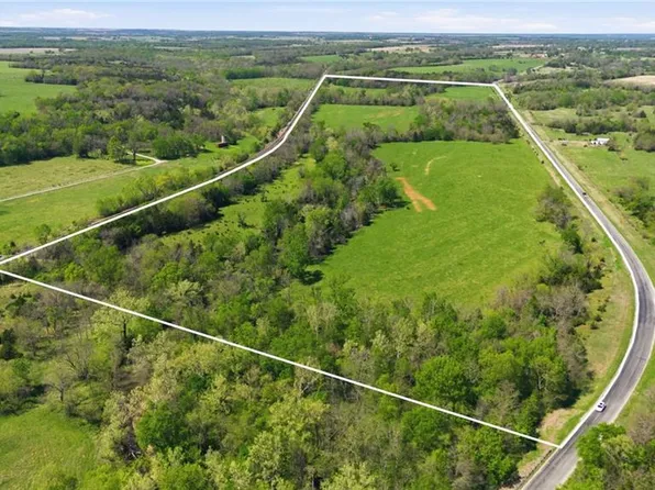 4 County Road 1077, Parker, KS 66072