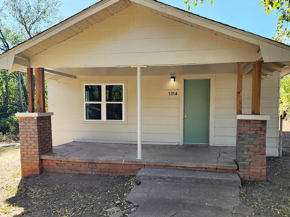 1st image of 1314 W Willow Ave