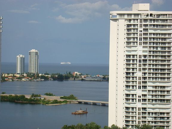 2nd image of 18181 NE 31st Ct APT 2405
