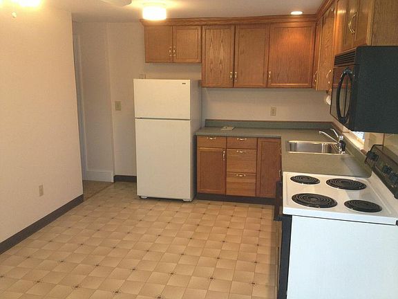 kitchen (stove, refrigerator, dishwasher and built in microw