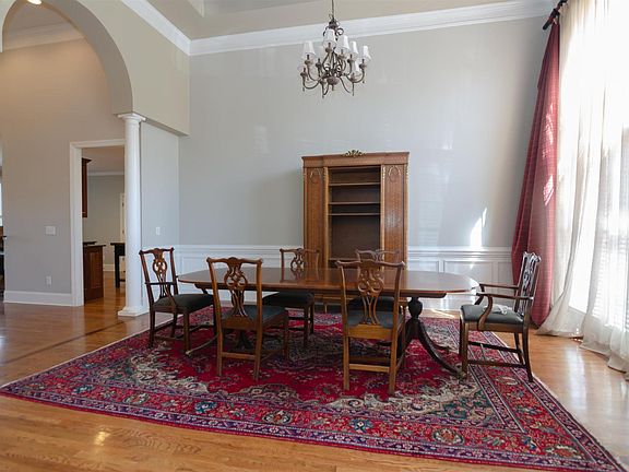 4th image of 246 Sontag Dr