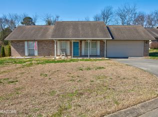 2041 Southern Oaks Dr, Maryville, TN 37801