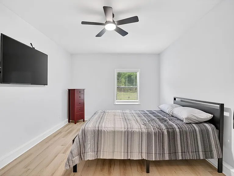 312B Louise Ln #B — Photo 17