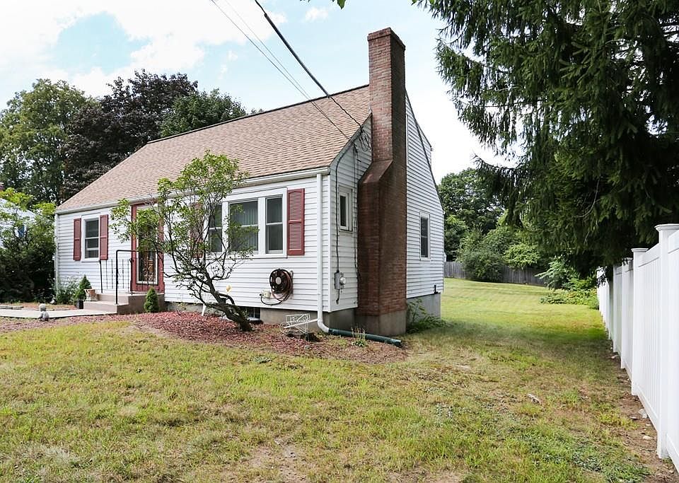 2nd image of 677 Water St