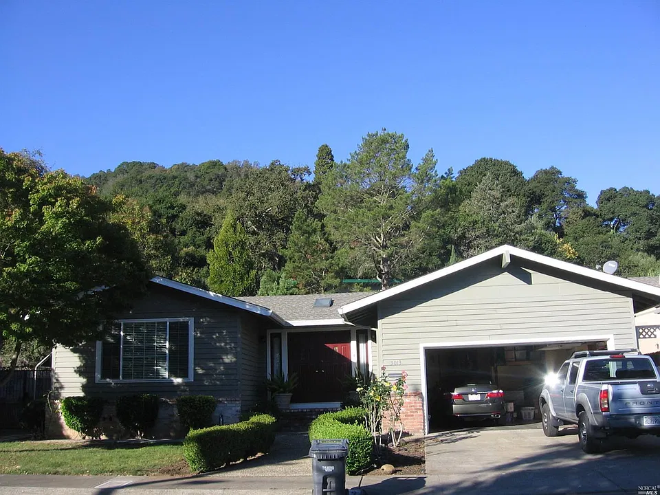 3013 Devita Dr
