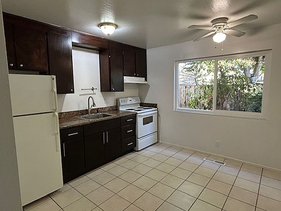 2nd image of 2233 Fairway Dr #F02