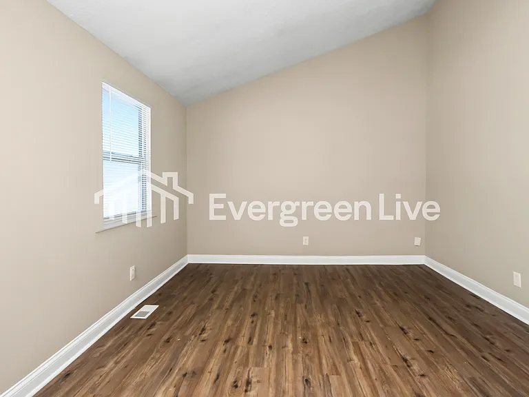 8507 New Field Cir — Photo 6