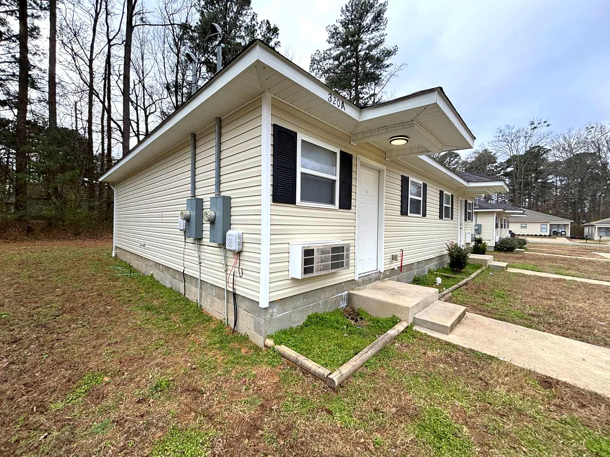 Photo 2 of 12 - 320 Clint Rd #A - Jacksonville, AR Building Photo - 320 Clint Rd #A