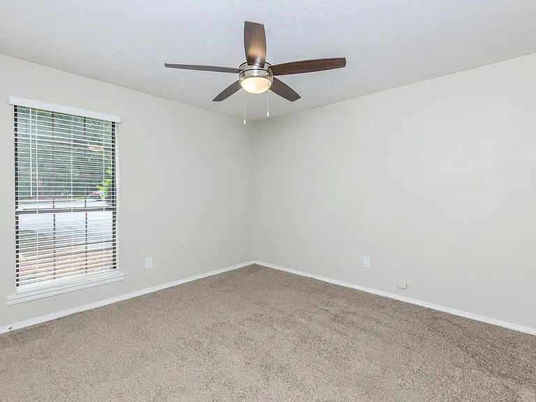 Ashley Oaks Apartments — Photo 41