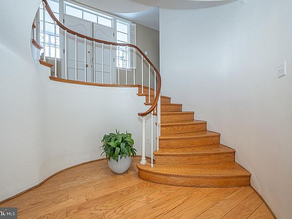 5th image of 241 Cheswold Ln