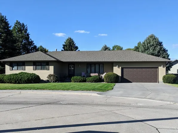 3208 Kennedy Cir, Grand Island, NE 68803