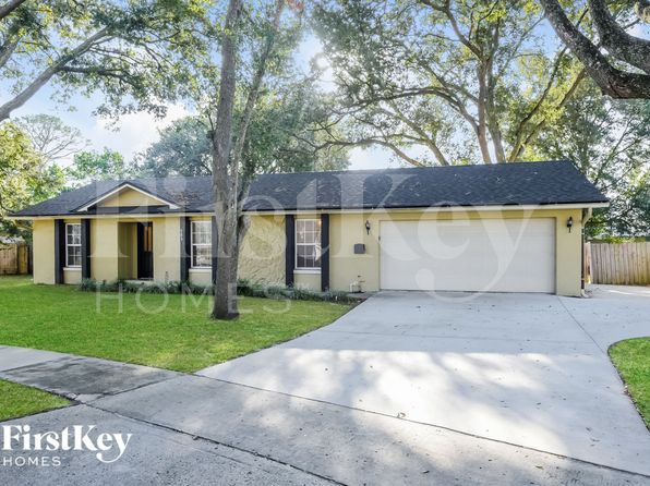 585 Walden Ct