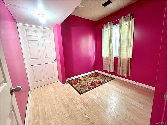 3rd image of 34 Strauss St