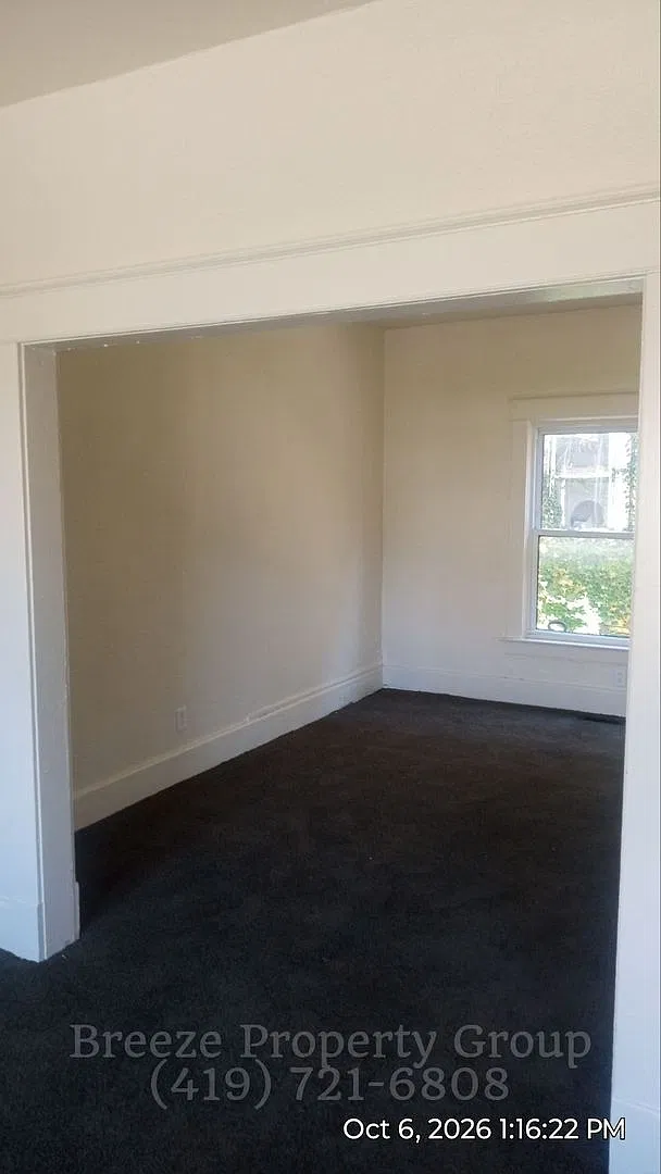 291-295 E Broadway St — Photo 3