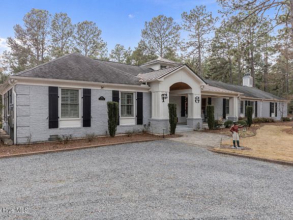 2nd image of 700 Linden Road