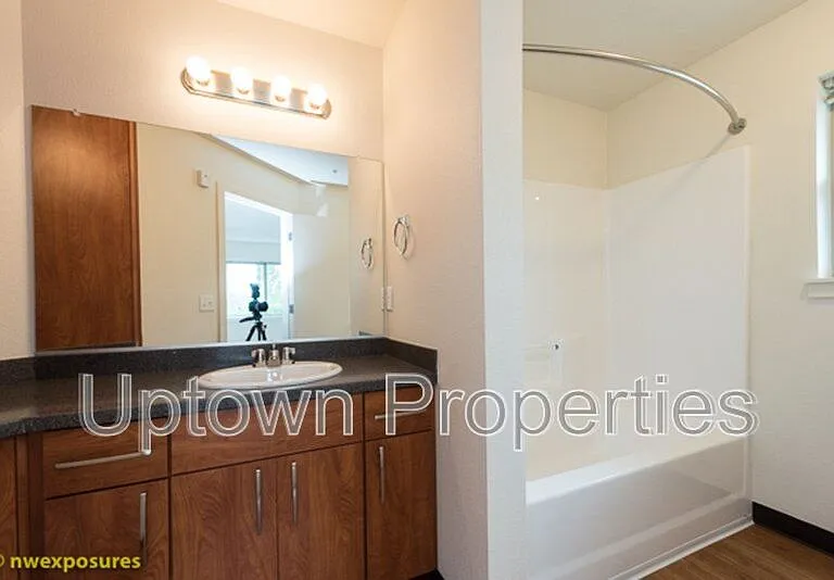 4820 SW Tucker Ave #411 — Photo 9