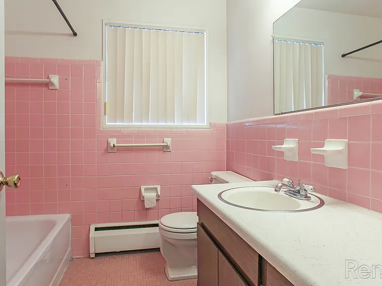 Rochester House Apartments — Photo 6