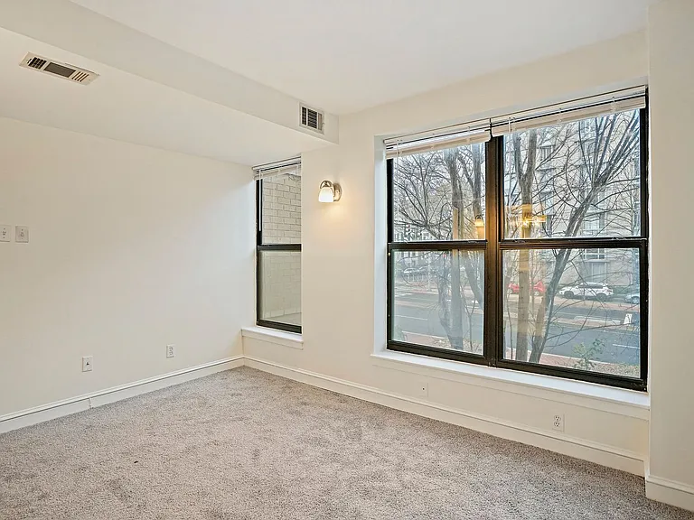 2501 K St NW #1B — Photo 15