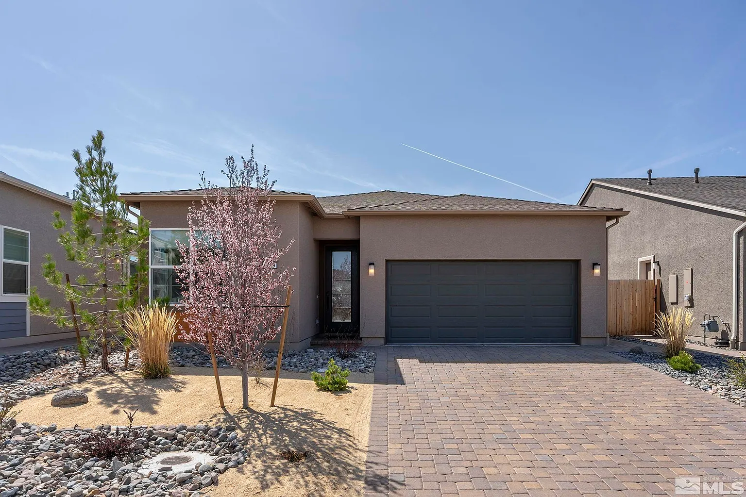 2409 Metolius Dr photo 1