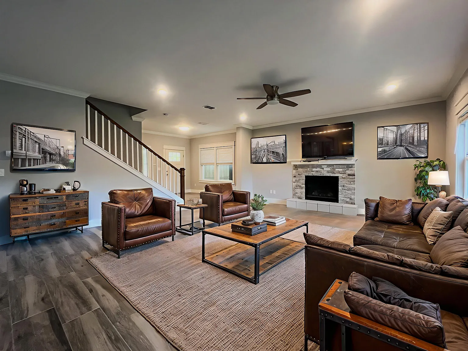 4 bed, 2518 sqft, $3,395 — Photo 1