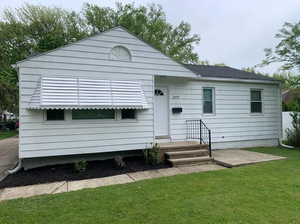 6597 W 130th St, Parma Heights, OH 44130