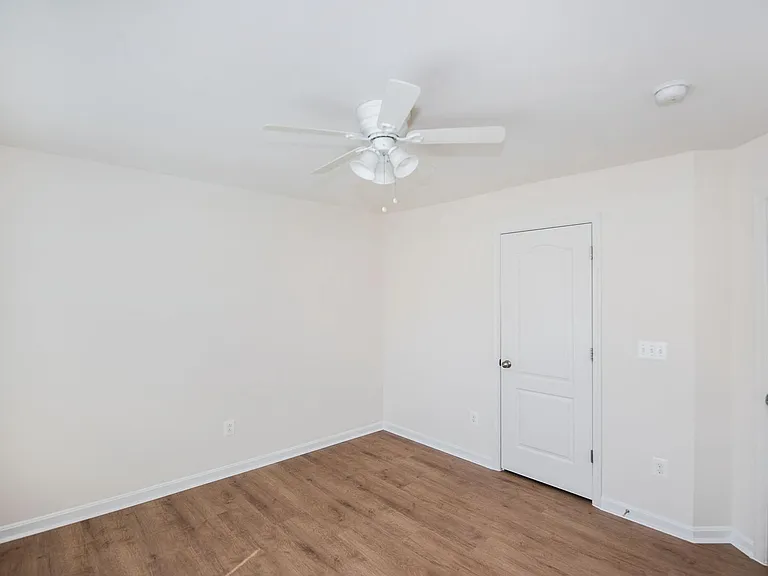 21767 Harroun Ter — Photo 12