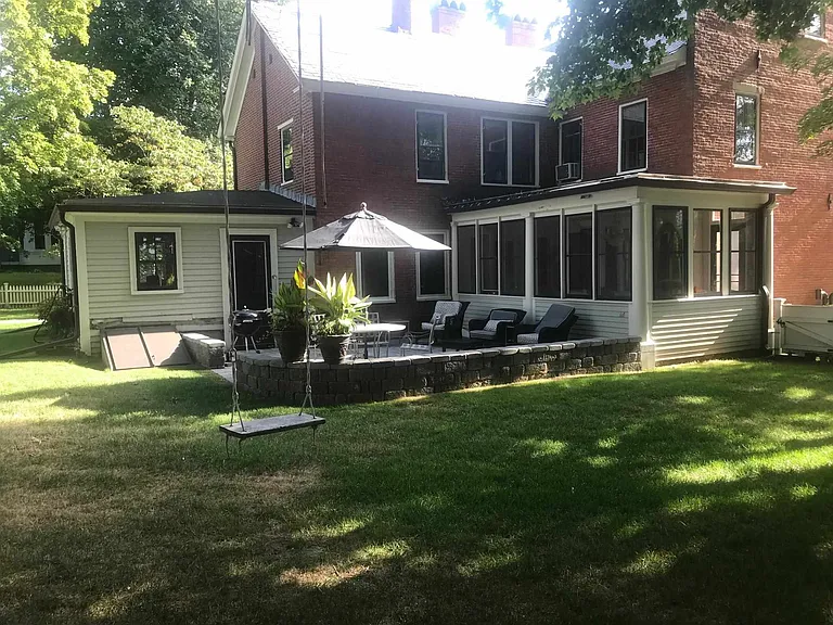 11 Chestnut St — Photo 7