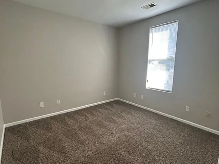 2741 Jacquelyn Ln — Photo 11
