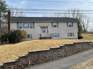 23 Downing Cir, Bloomfield, CT 06002
